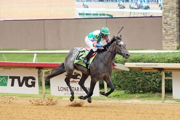 Gee She Sparkles stays perfect, dominating the TTA Futurity from the 11-hole | Dustin Orona photo